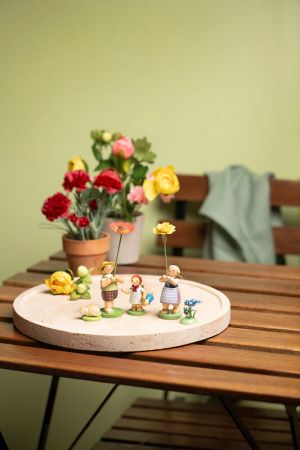 5248/31 Wendt & Kühn, Mädchen mit Studentenblume