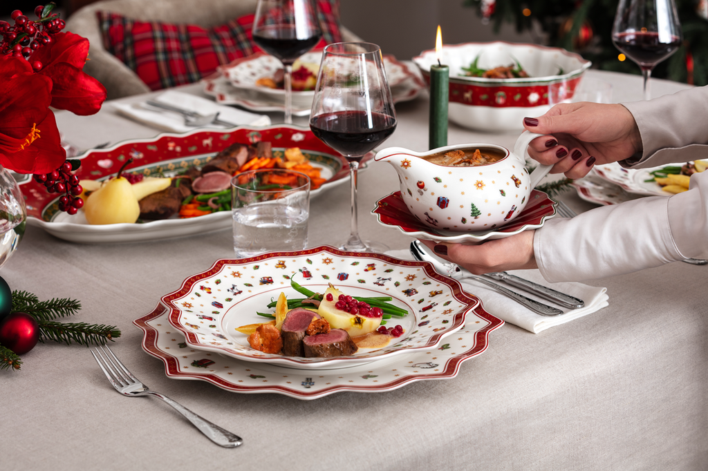Lust auf Porzellan V B Villeroy Boch Villeroy and Boch Christmas Toys delight Sauce boat and saucer