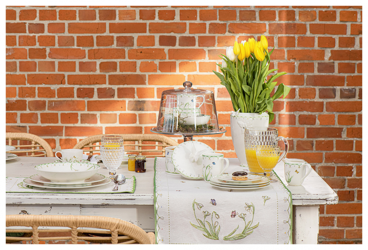 1486636120 Colourful Spring, tapestry placemat, snowdrops