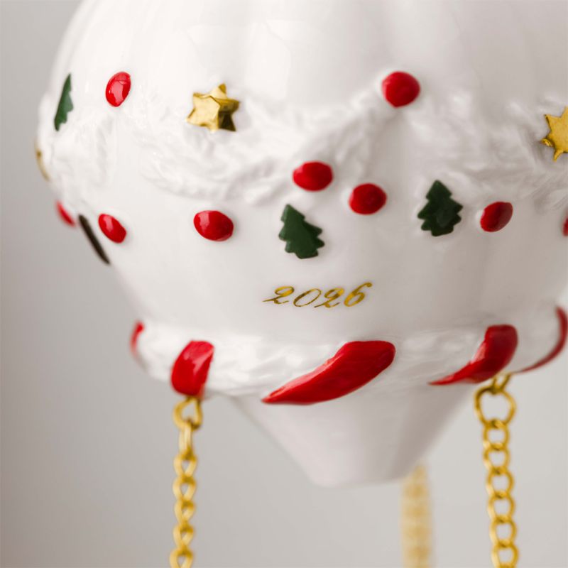 1486754367-christmas-classics-hot-air-balloon-2026