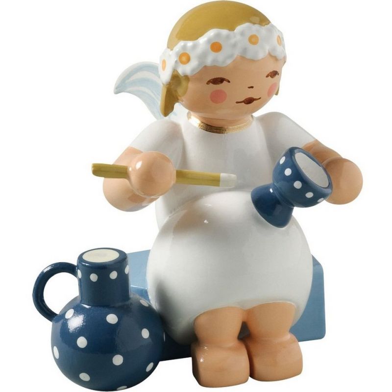 Wendt & Kühn, 634/70/28 Marguerite angel, sitting with jug and cup