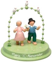 Wendt & Kühn, Lovers in arch with three doves